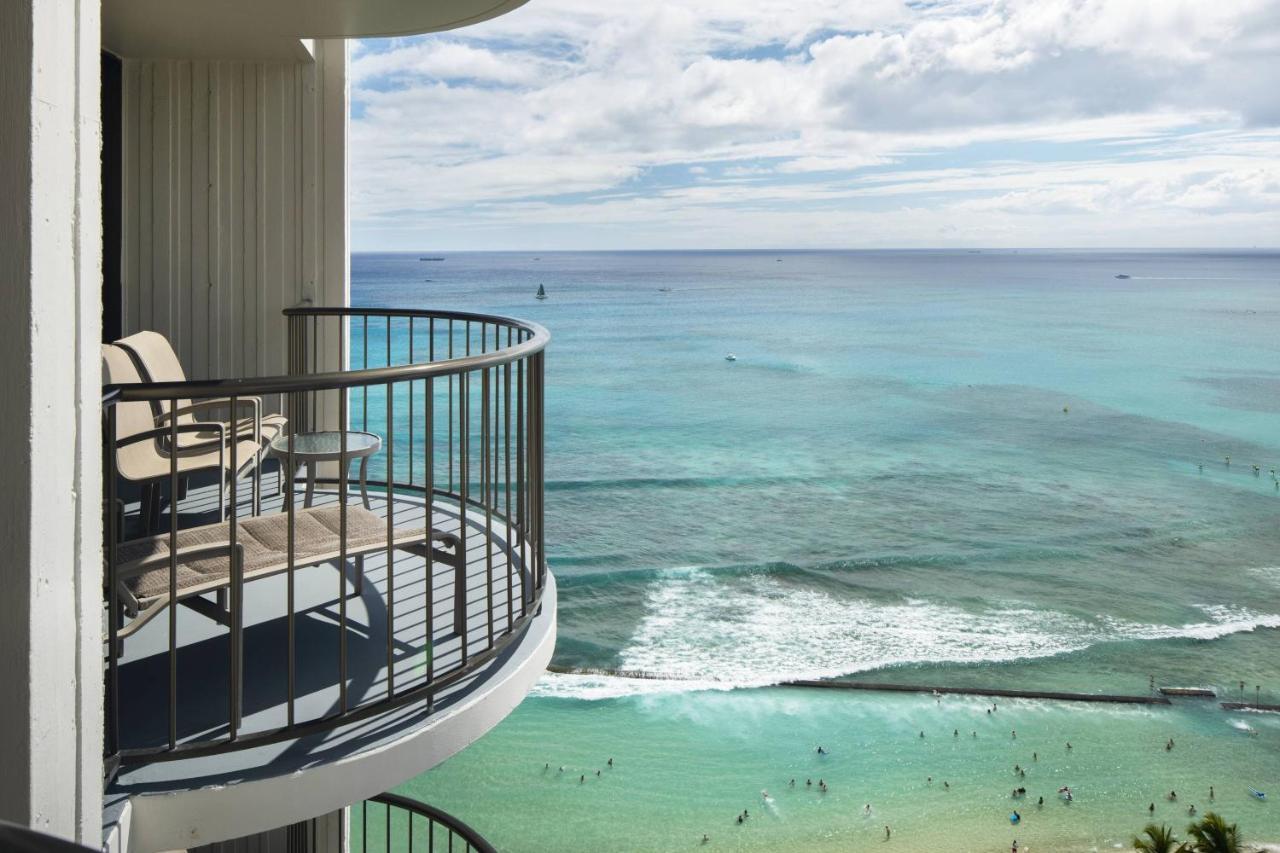 Junior Corner Suite with Two Double Beds - Oceanfront