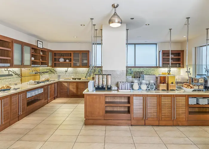 Dog friendly hotels Hyatt Place Waikiki Beach